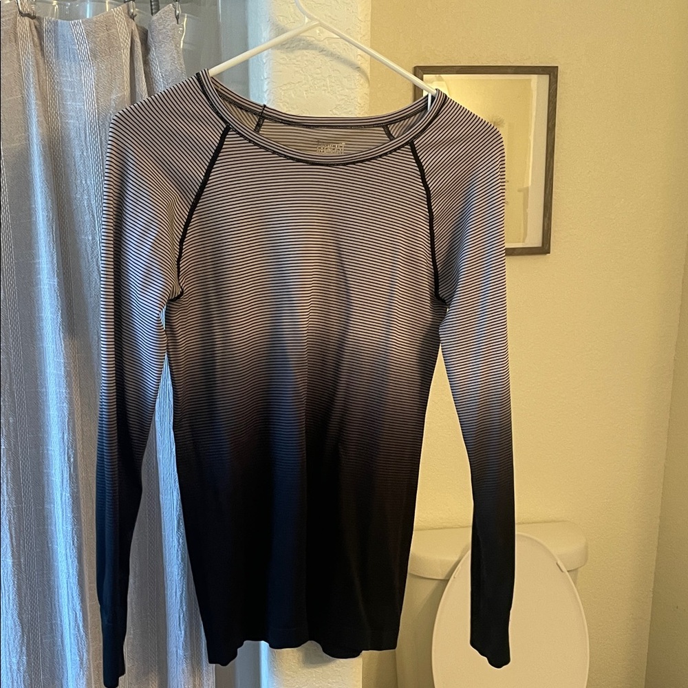 Athleta Black and White Ombre Long Sleeve Top